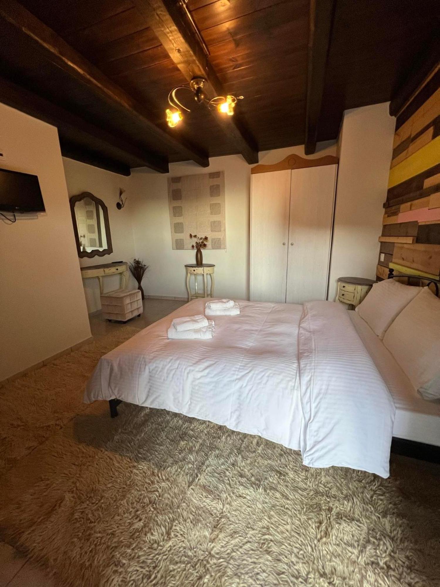 Ikojenia Traditional Lodge Papingo Extérieur photo