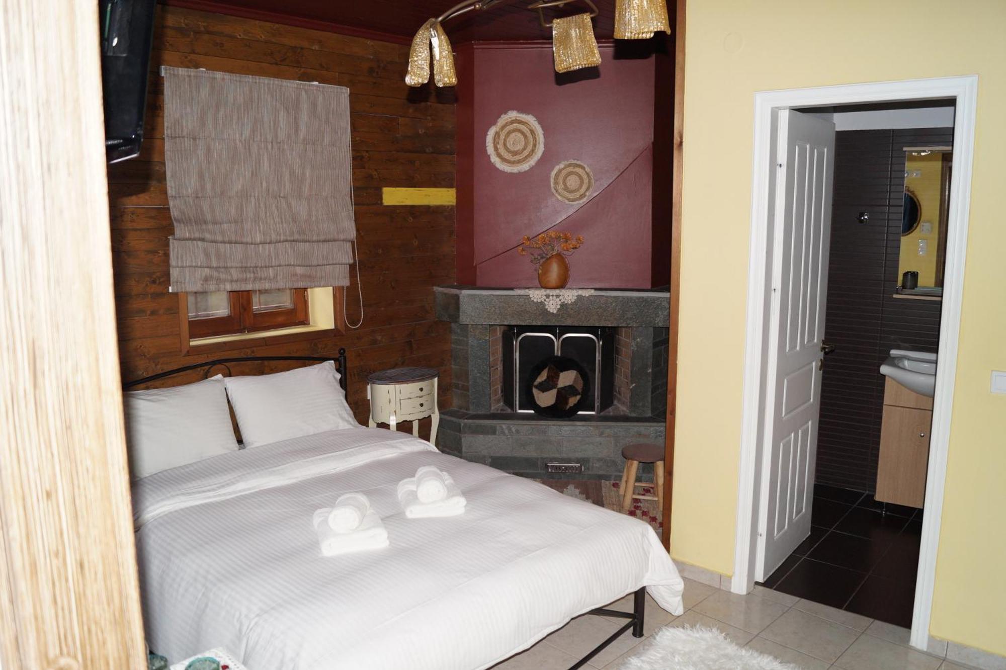Ikojenia Traditional Lodge Papingo Extérieur photo